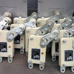 Khóa an toàn sàn treo gondola